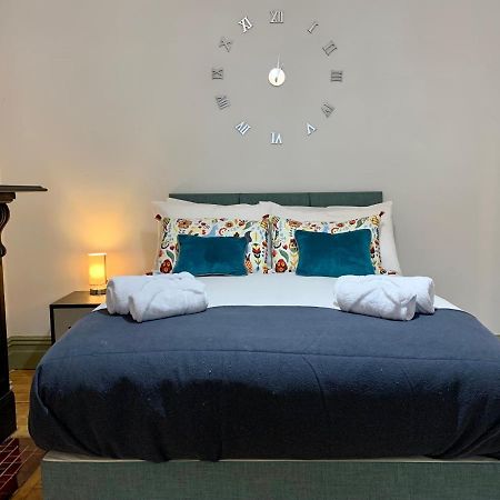 Stamer House By Yourstays, Stylish Quirky House, With 4 Double Bedrooms, Book Now! Stoke-on-Trent Eksteriør billede