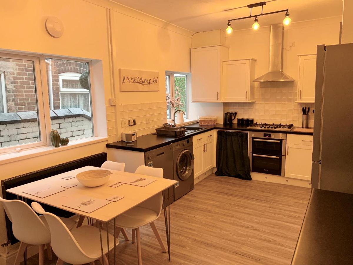 Stamer House By Yourstays, Stylish Quirky House, With 4 Double Bedrooms, Book Now! Stoke-on-Trent Eksteriør billede